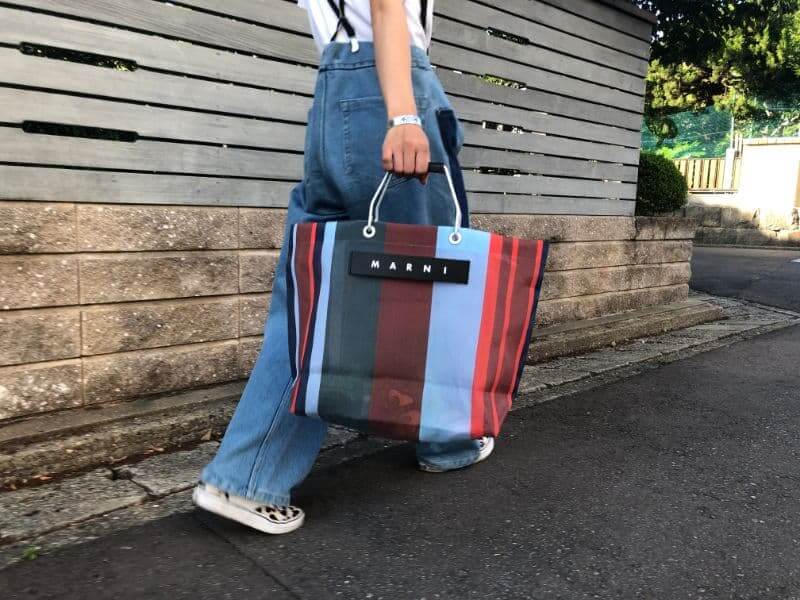 マルニのストライプバッグが大人気で入手困難｜念願のバッグを妻にプレゼント - GOOFAM
